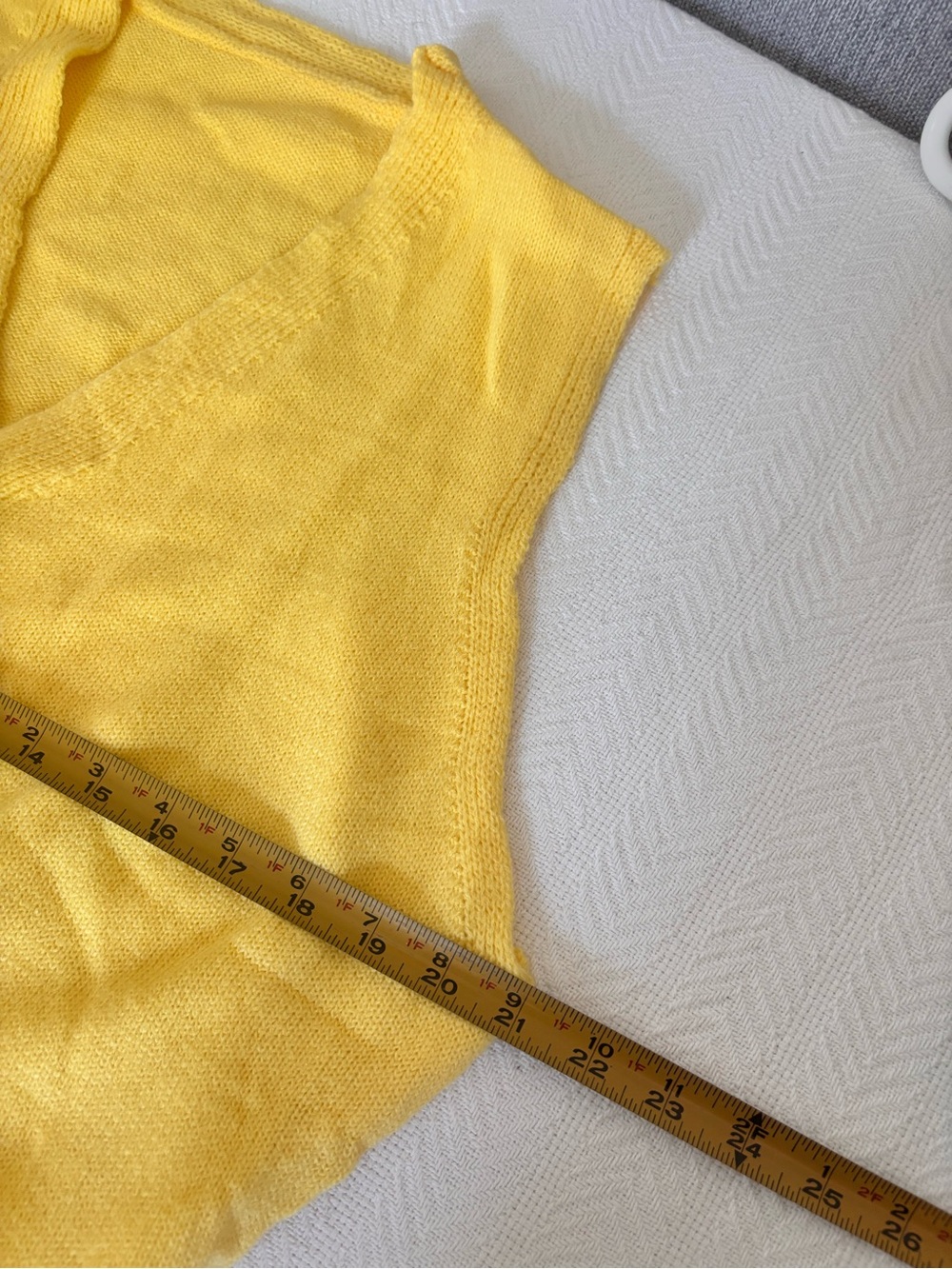 SHEIN Yellow Shell-Button Knit V-Neck Vest - Picture 6 of 10